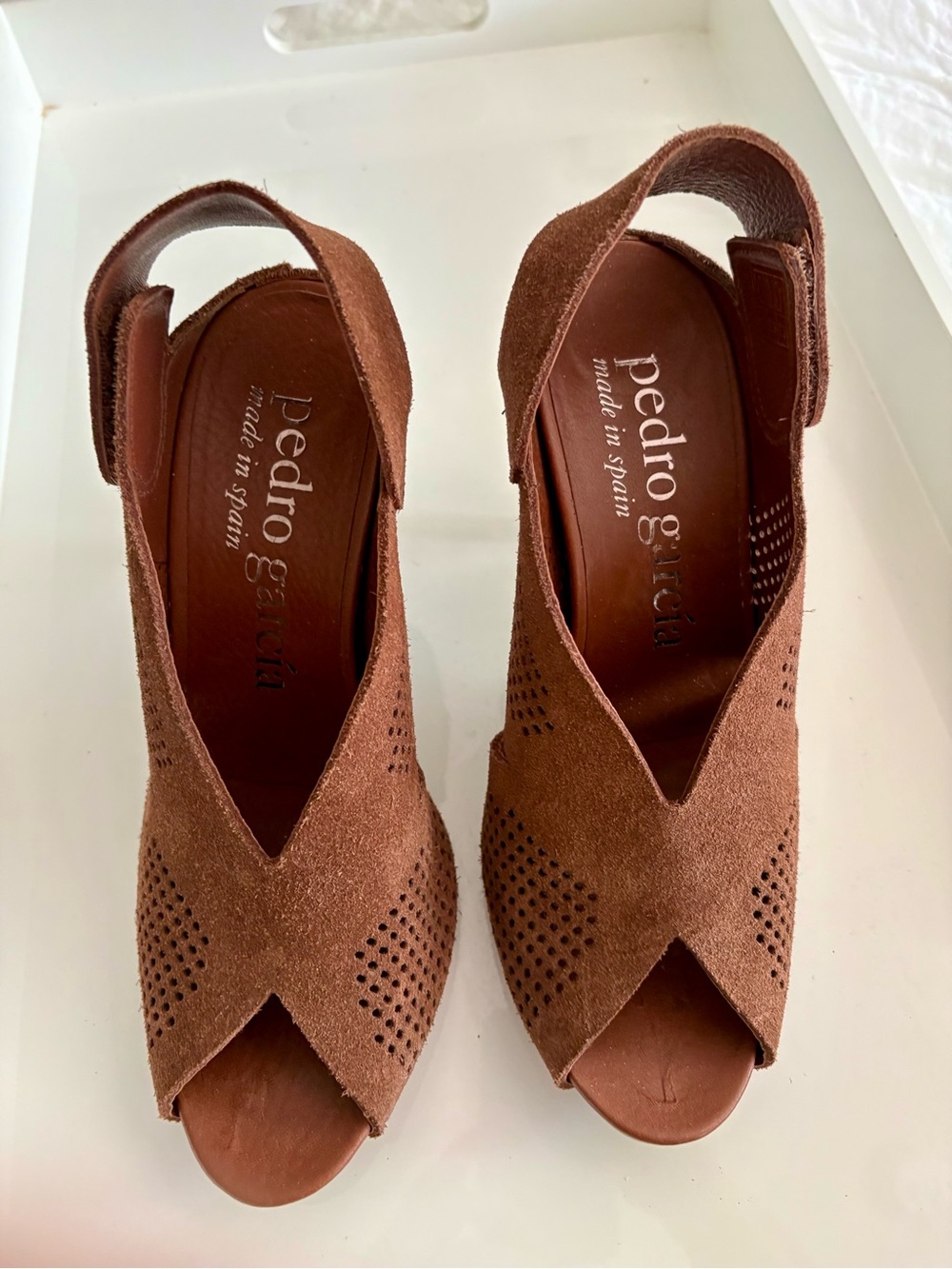 Pedro Garcia Sofia Suede Peep Toe Slingback Heels Brown 39 NWOT